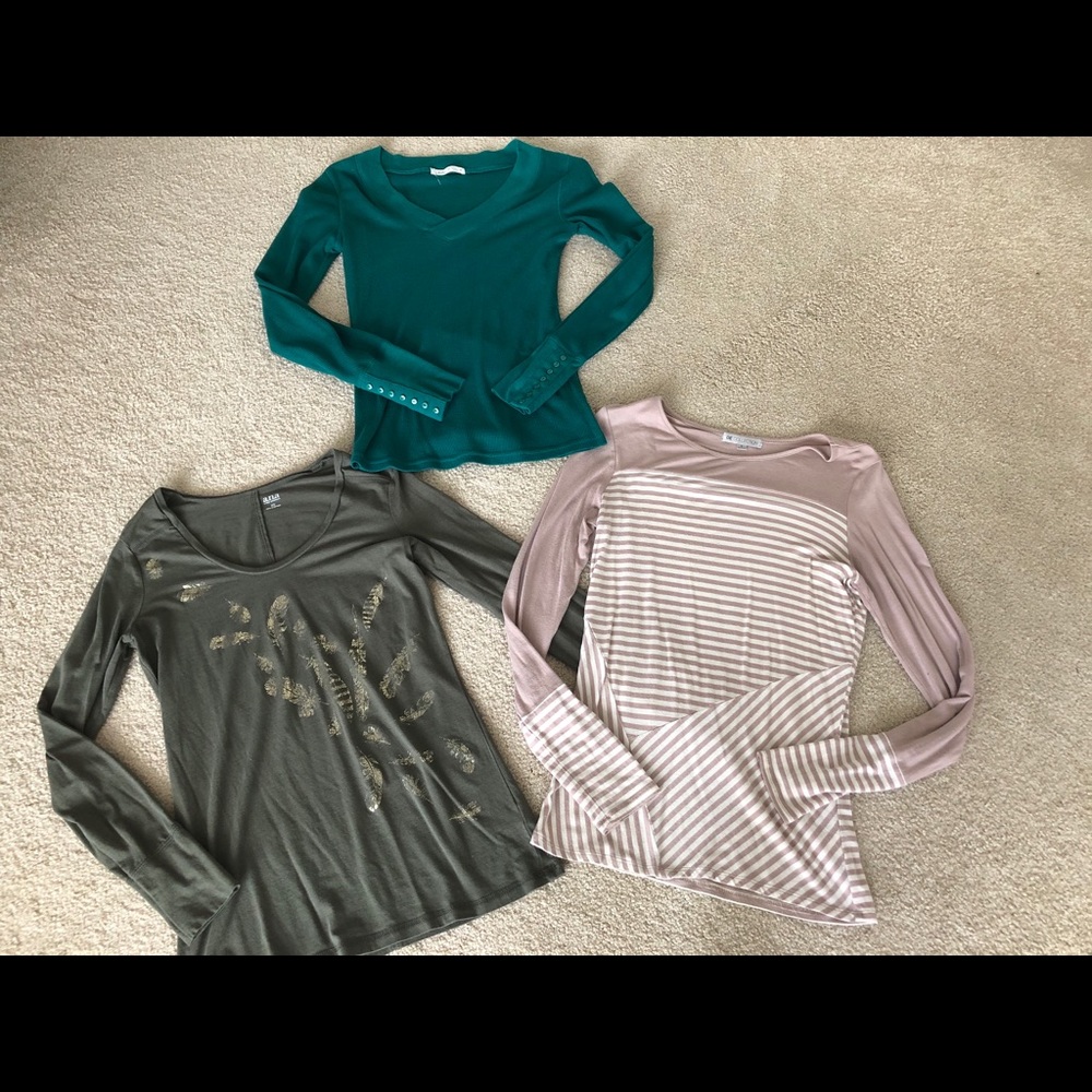 Women’s stretch long sleeved tops